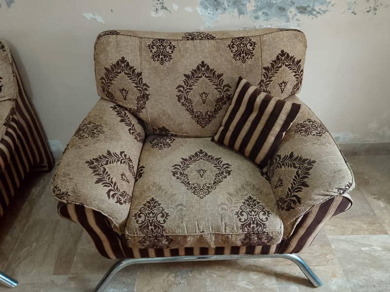 Selling sofa set 1