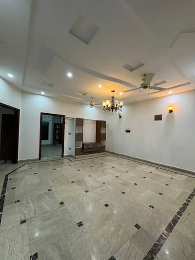 10 Marla Used House With 100% Original Pictures | For Sale In Chambelli Block Sector C Bahria Town Lahore