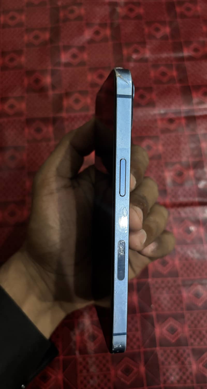 Apple iPhone 13 3