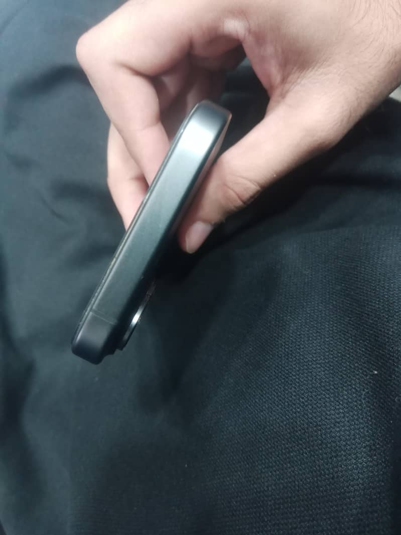 Apple iPhone 17 4
