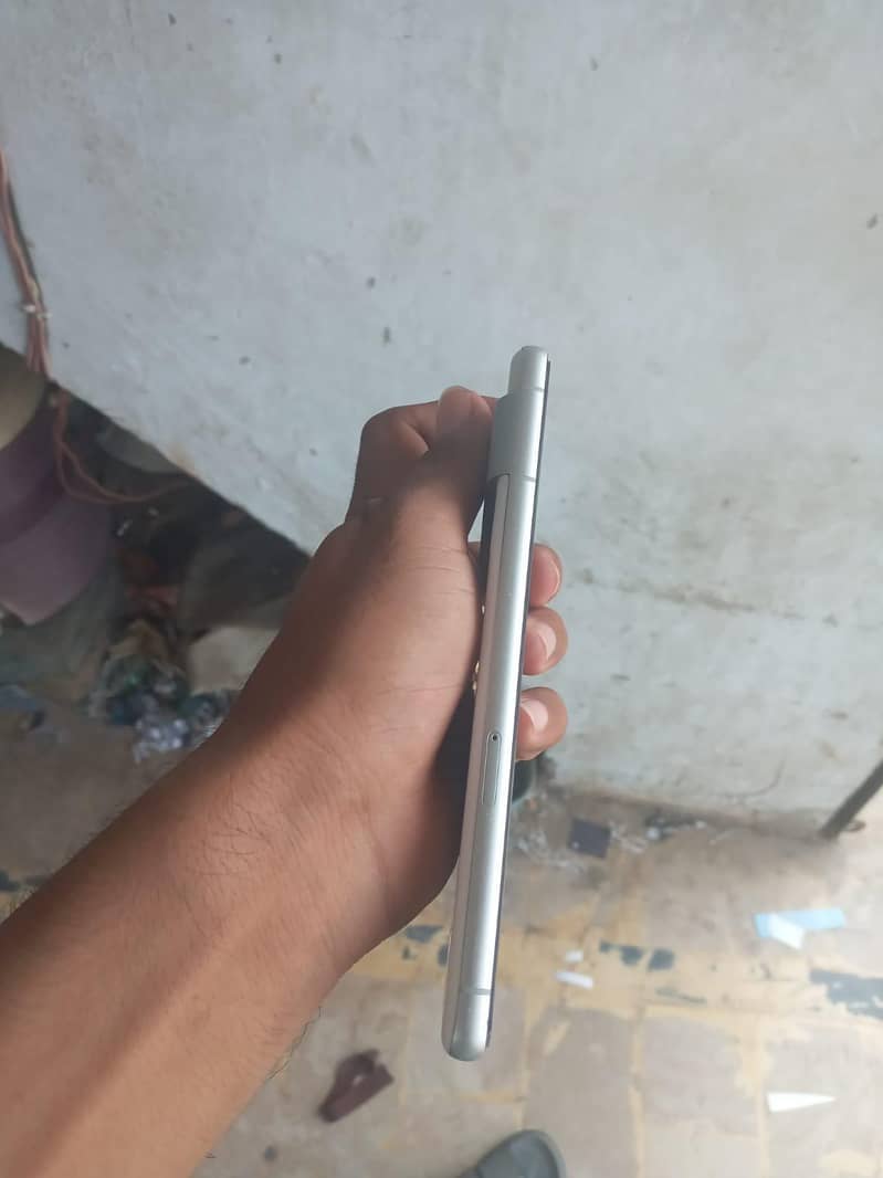 Google Pixel 7 4