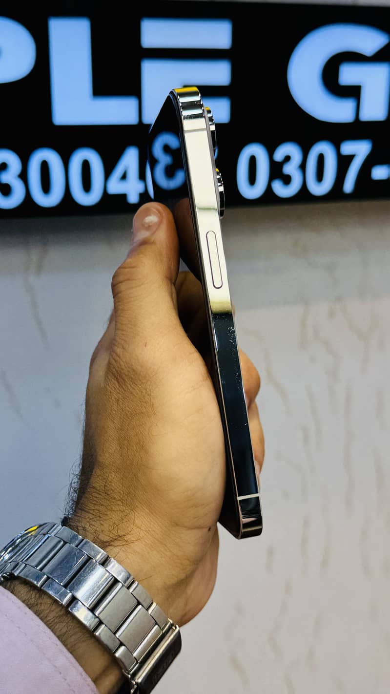 Apple iPhone 14 Pro 2