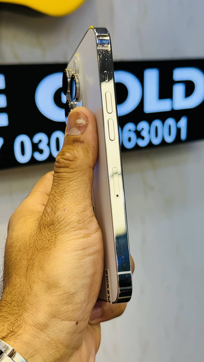 Apple iPhone 14 Pro 3