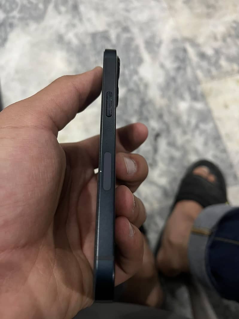 Apple iPhone 13 3