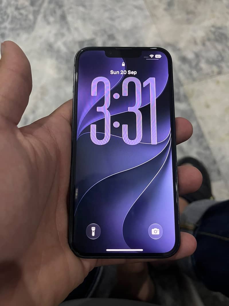 Apple iPhone 13 6