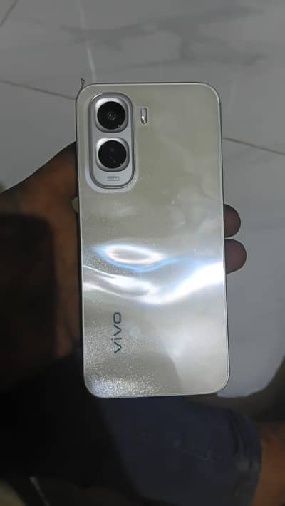 Vivo y500