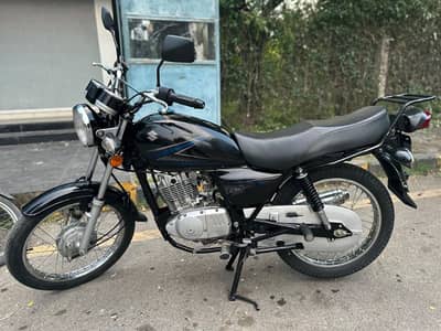 Suzuki GS 150 2024