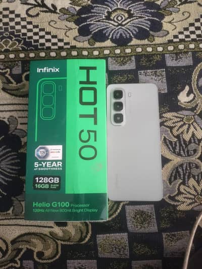 Infinix Hot 50 hai 8gb or 128gb daba charger saht hai