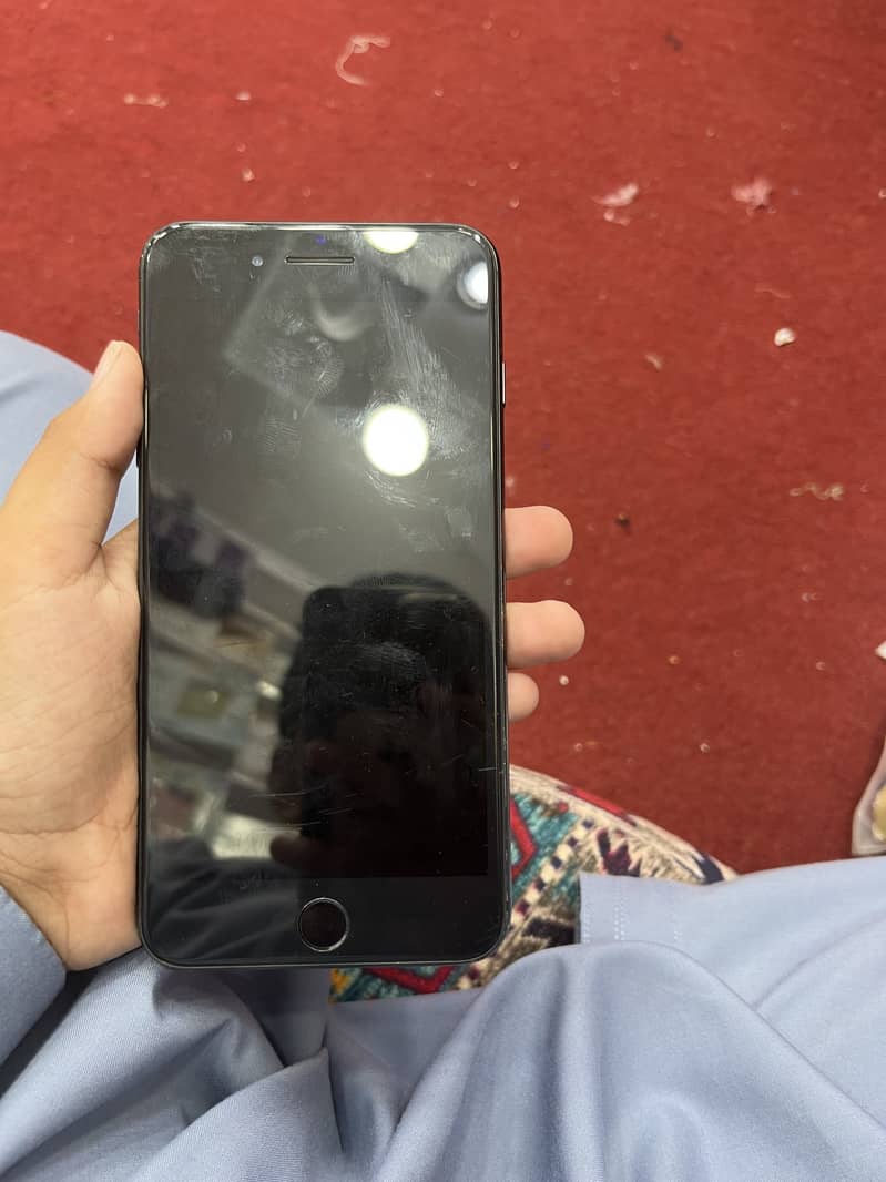 Apple iPhone 7 Plus 2