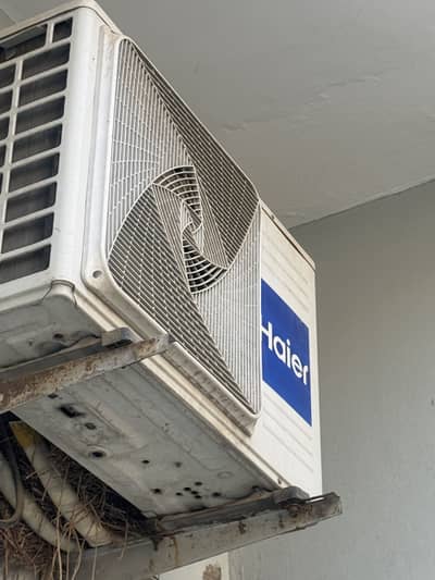 Haier DC Inverter 1 Ton AC