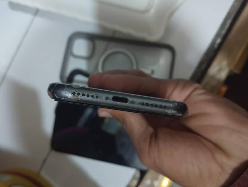 Apple iPhone 11 1