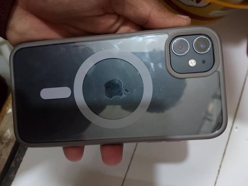 Apple iPhone 11 3