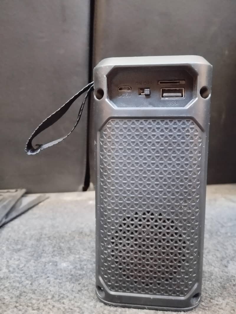 Bluetooth Speaker 0