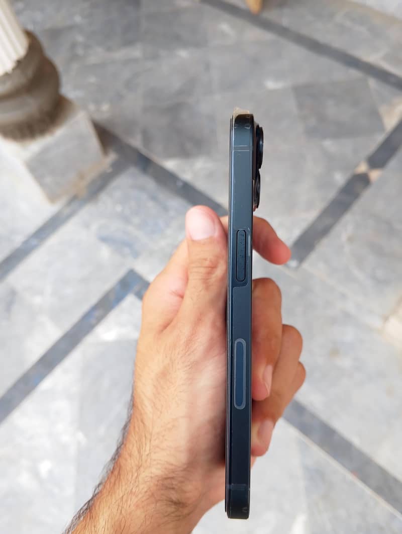 Apple iPhone 14 2