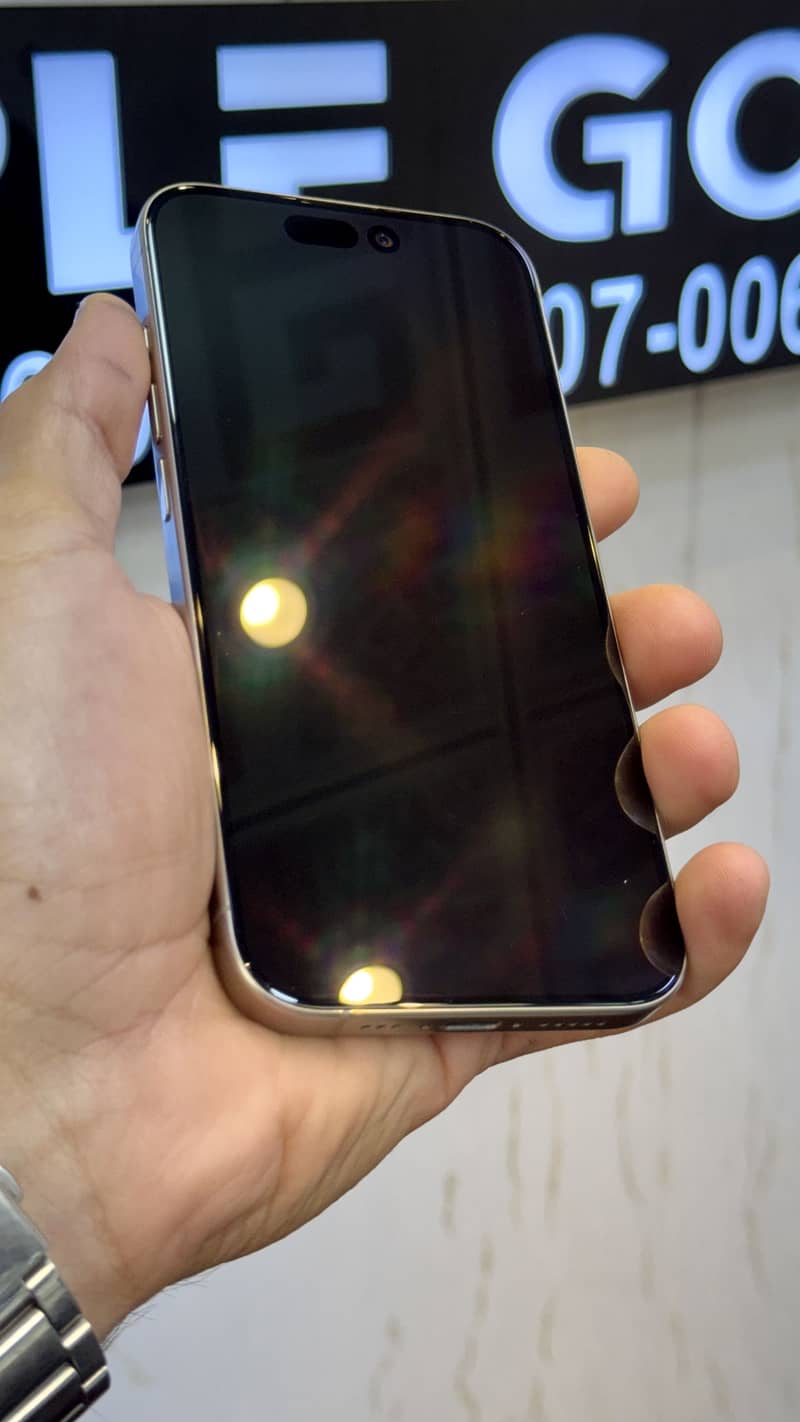 Apple iPhone 15 Pro 1
