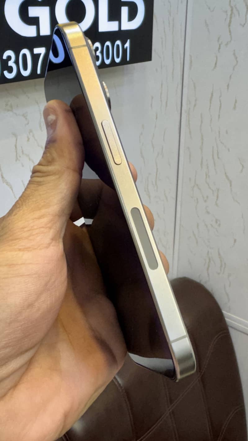 Apple iPhone 15 Pro 2
