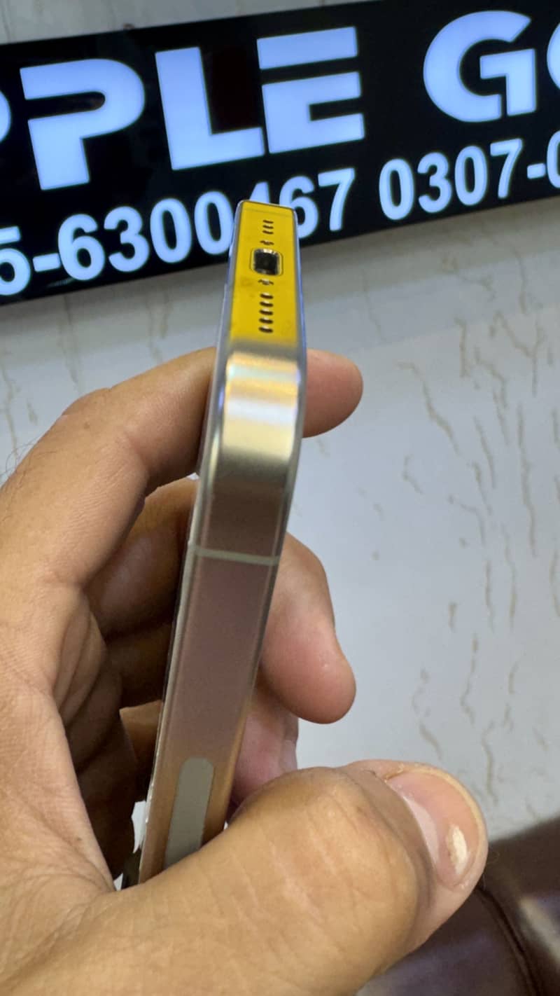 Apple iPhone 15 Pro 6