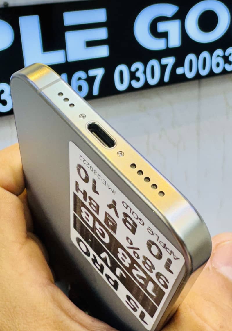 Apple iPhone 15 Pro 9