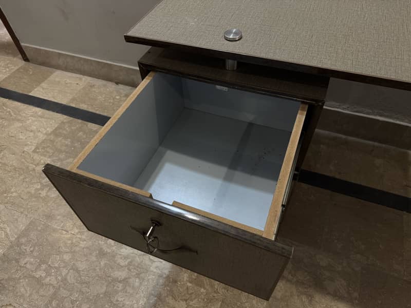 Computer Table and Study Table 7