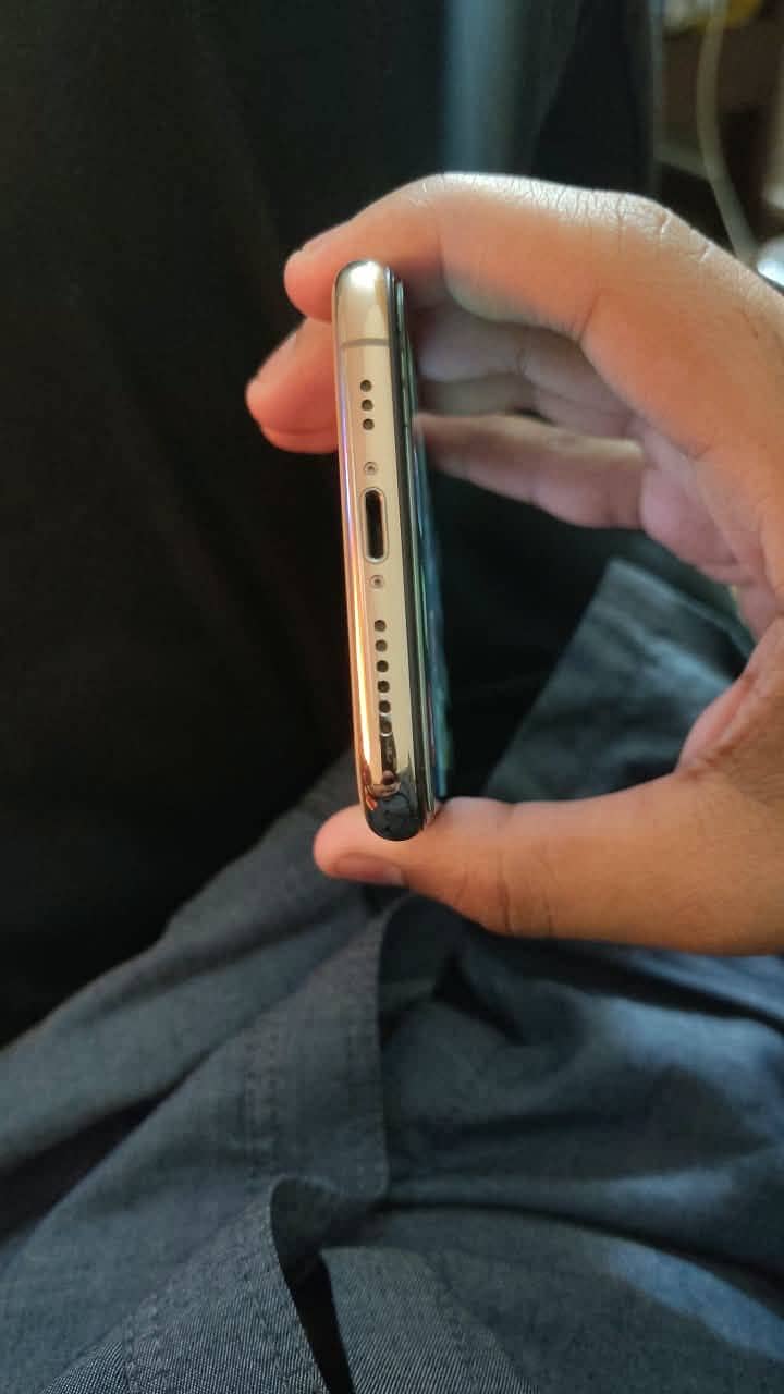 Apple iPhone XS 0