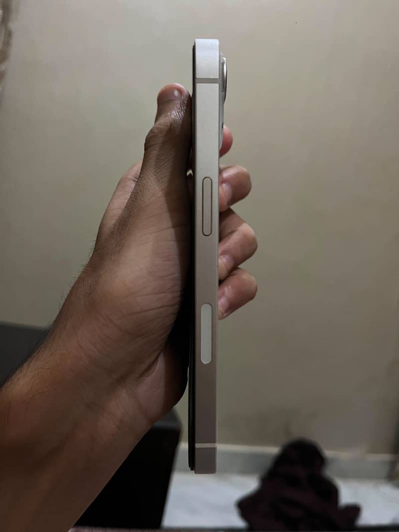 Apple iPhone 13 1