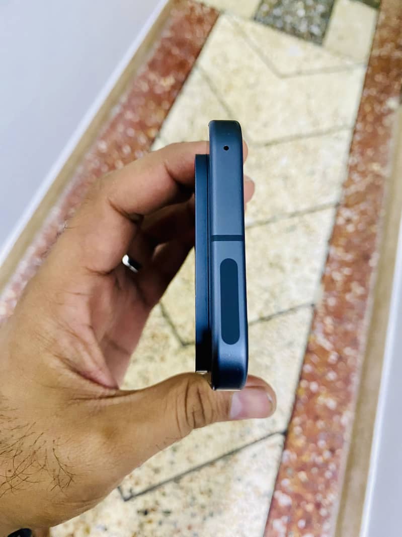 Google Pixel 9 5