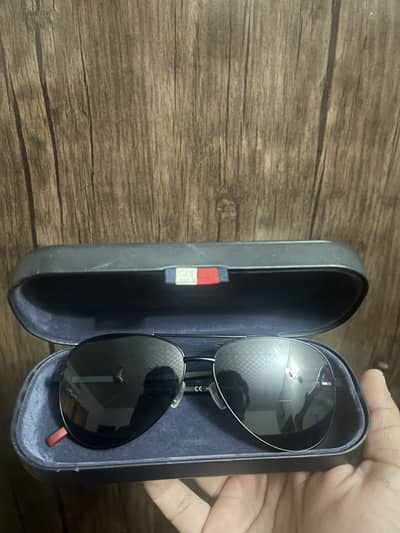 ALMOST NEW TOMMY HILFIGER 100% ORIGINAL SUNGLASSES SHADES