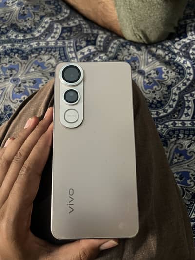Vivo V50 Lite 8+8 256 gb storage