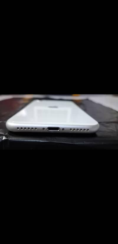 Apple iPhone SE