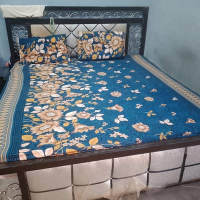 almuniam beds with mattresses