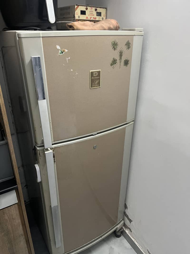 Dawlance fridge medium size 0