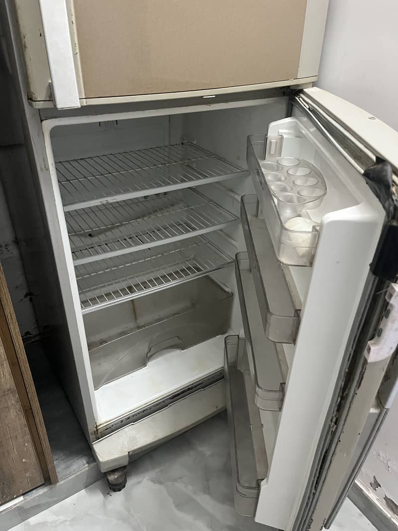 Dawlance fridge medium size 1