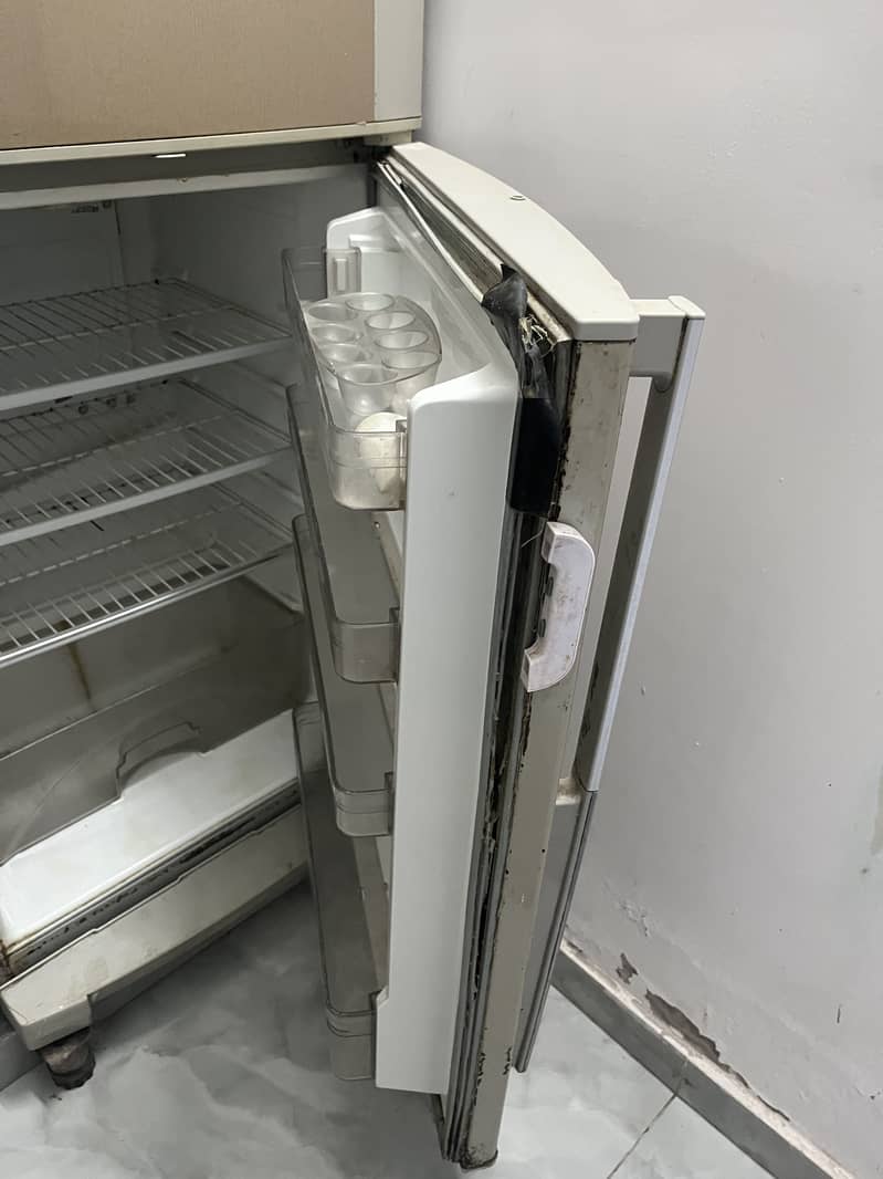 Dawlance fridge medium size 2