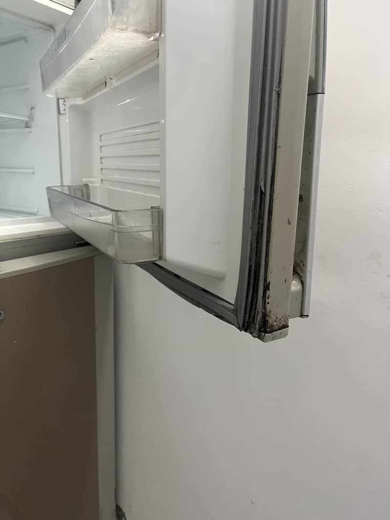 Dawlance fridge medium size 3