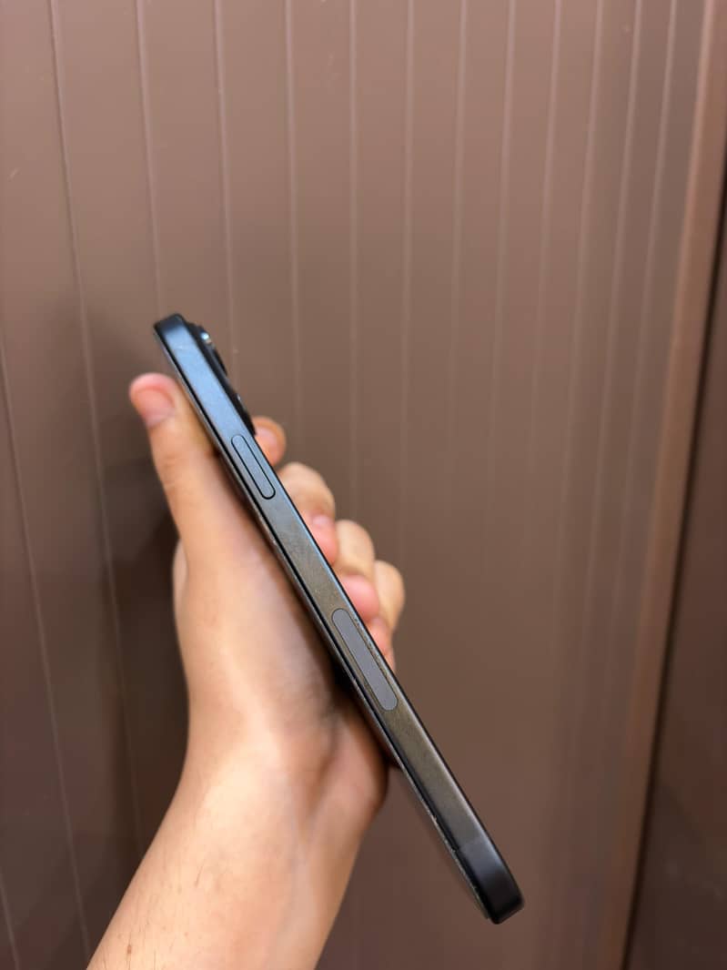 Apple iPhone 15 plus 2
