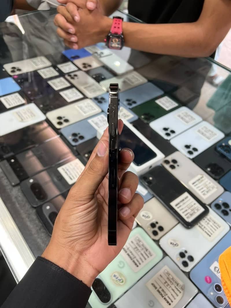 Apple iPhone 14 Pro 1