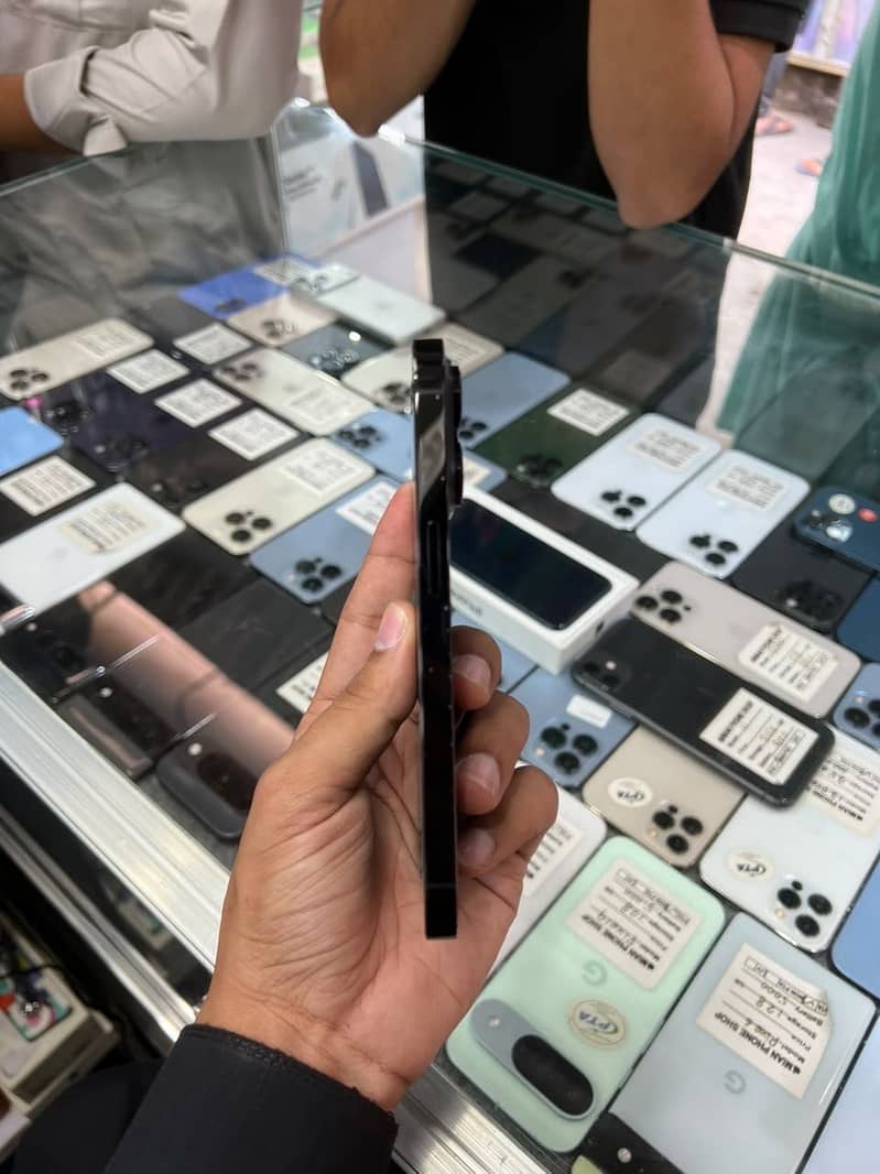 Apple iPhone 14 Pro 3