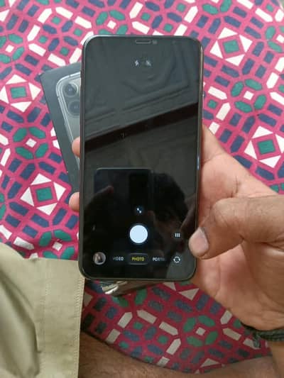 Apple iPhone 11 Pro Max with box duel sim official exchange possible