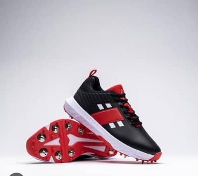 Gray Nicole's All rounder 3.0 Spikes shoes (Black & Red)