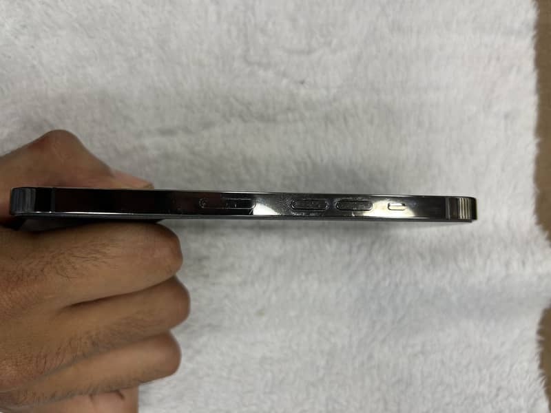 Apple iPhone 13 Pro 1