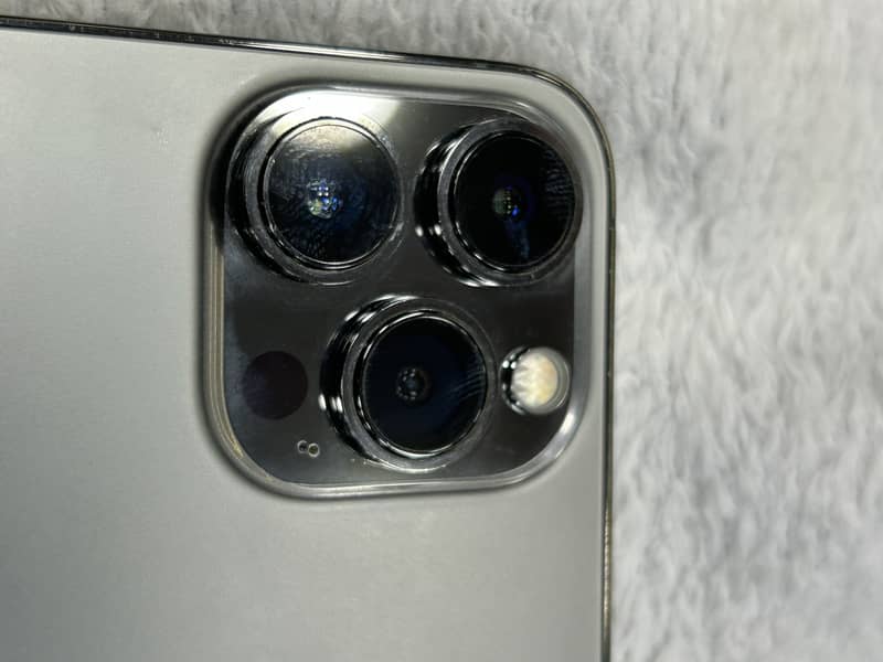Apple iPhone 13 Pro 4