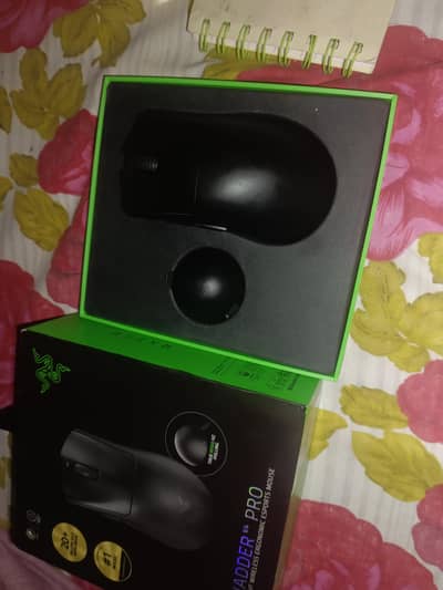 RAZER DEATHADDER v4 pro