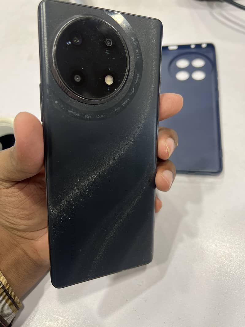 Tecno CAMON 30S 7