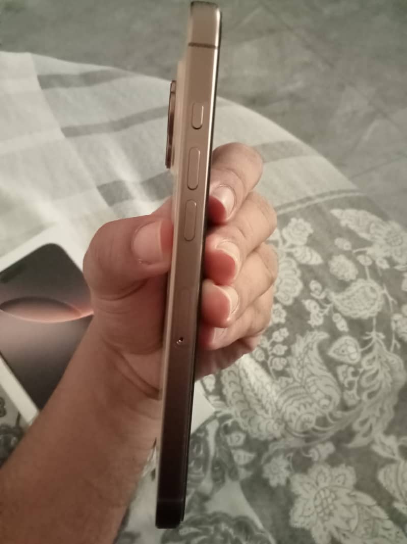 Apple iPhone 16 Pro Max factory unlock 3