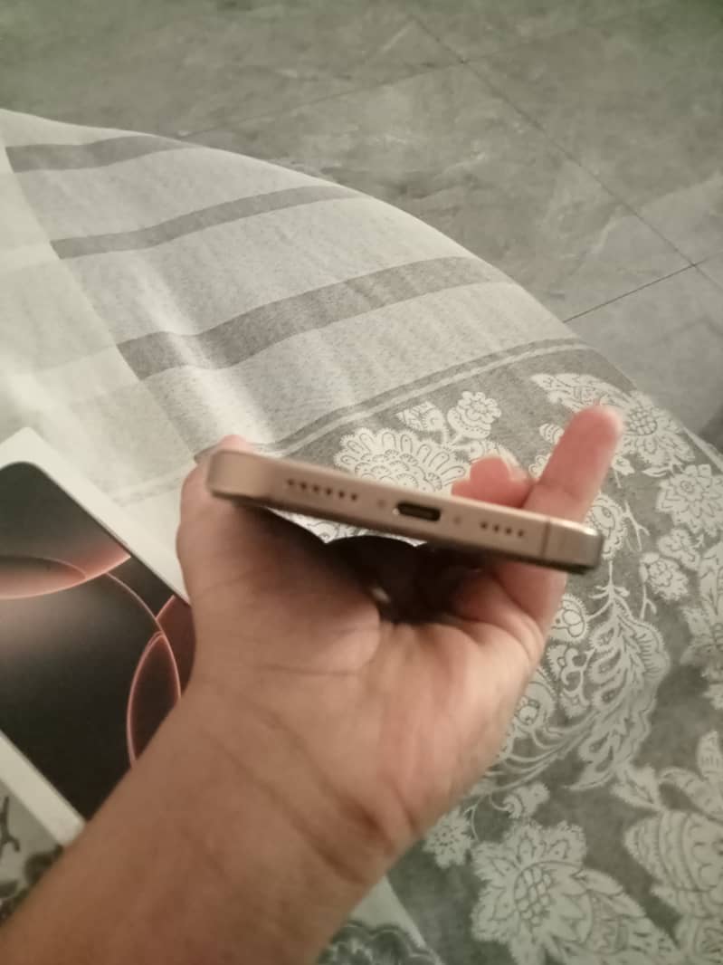 Apple iPhone 16 Pro Max factory unlock 4