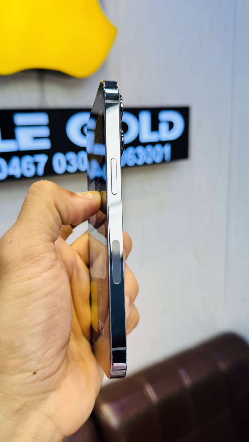 Apple iPhone 13 Pro 2