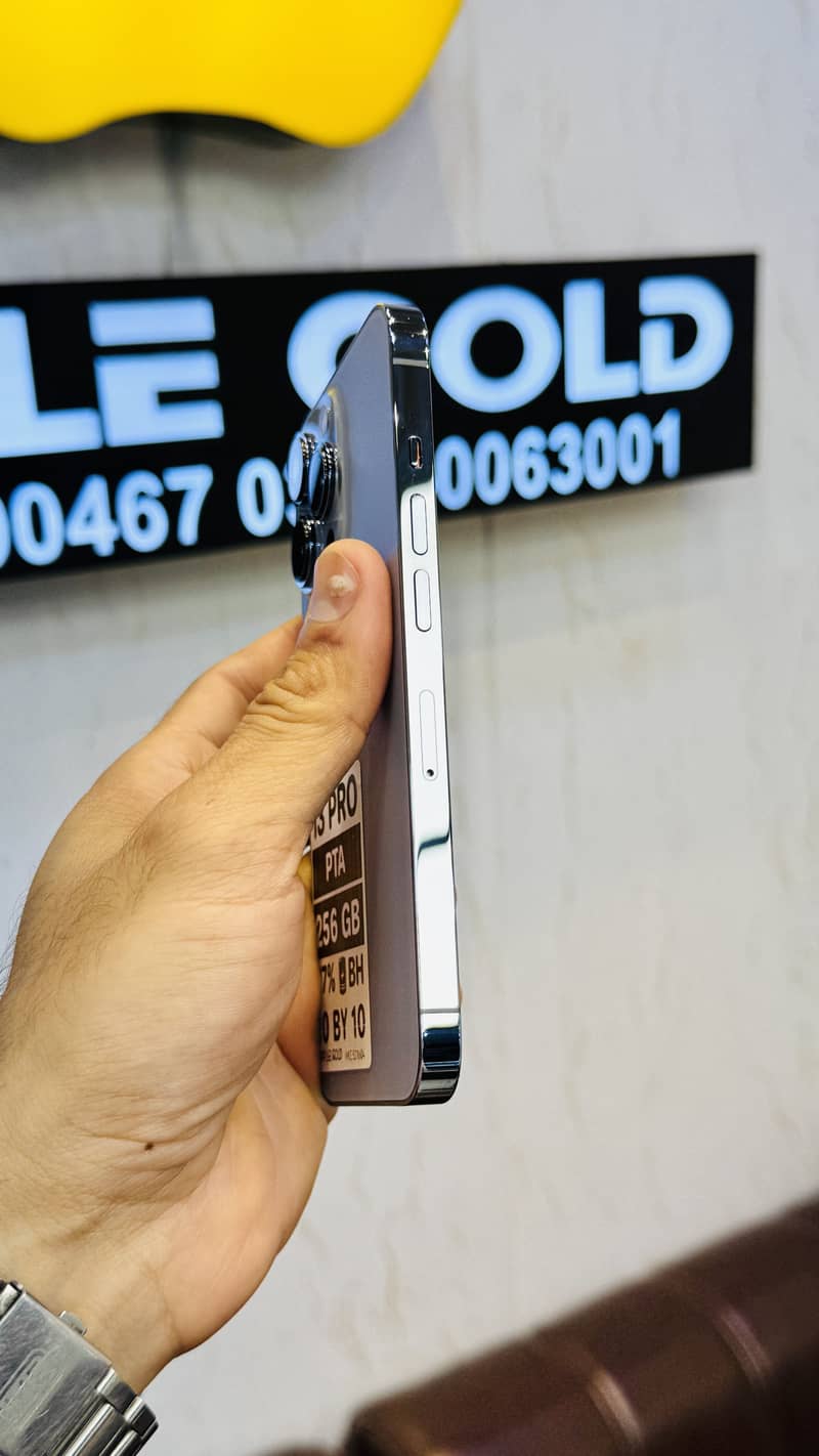 Apple iPhone 13 Pro 3