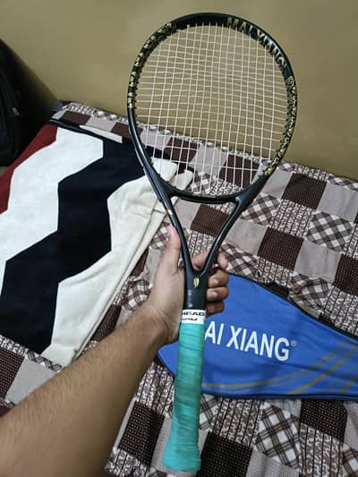 tennis racket good condition