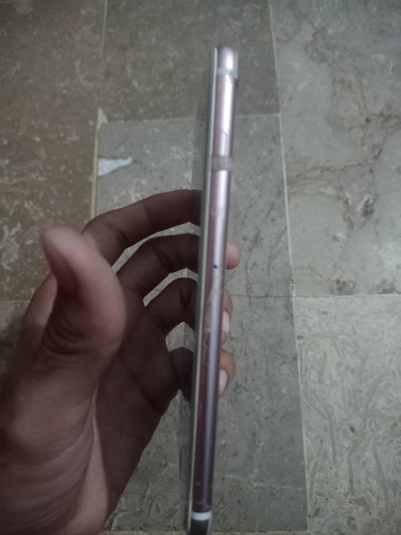 Apple iPhone 7 Plus 2