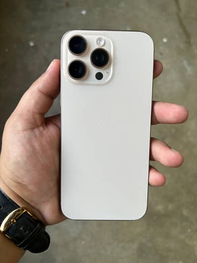 Apple iPhone 16 Pro Max